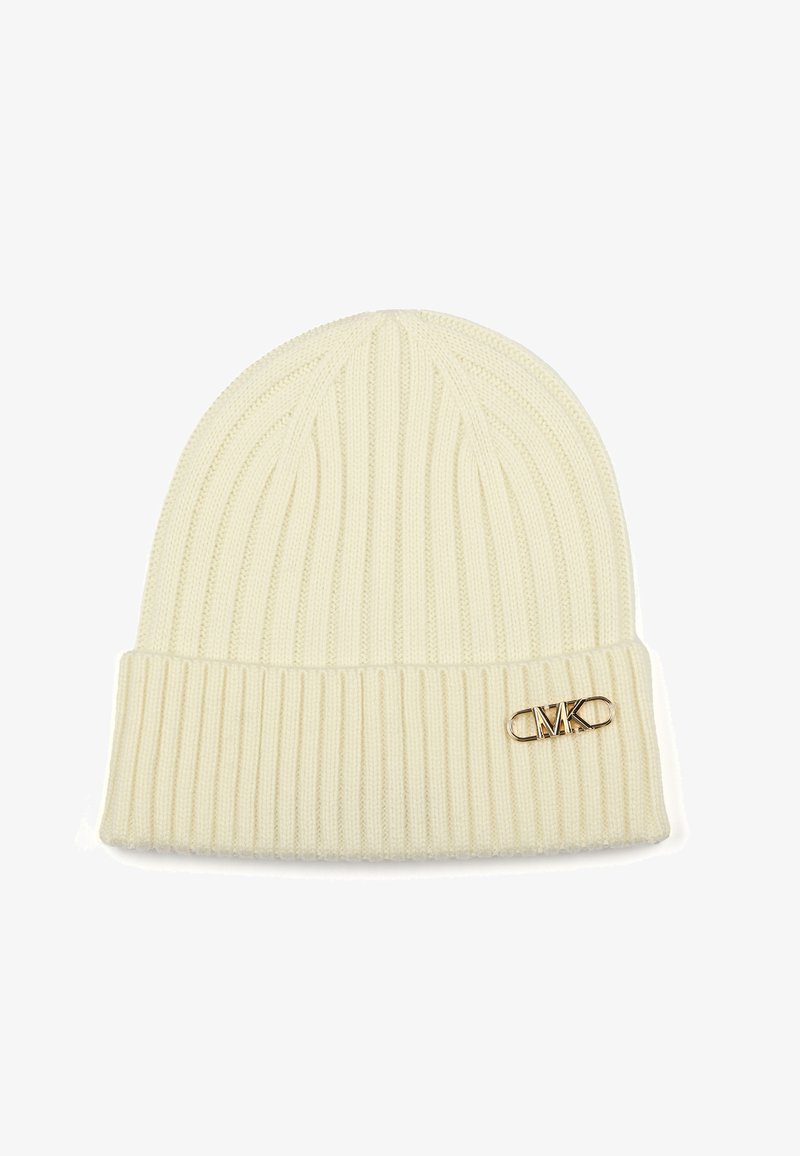 Beanie en tricot côtelé crème avec un ourlet replié et un accent logo en ton doré. Texture douce avec une forme décontractée.