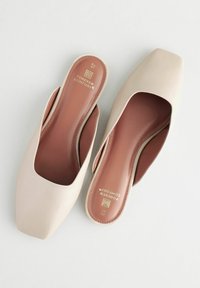 Next FOREVER COMFORT SQUARE TOE  REGULAR FIT - Natikače - bone