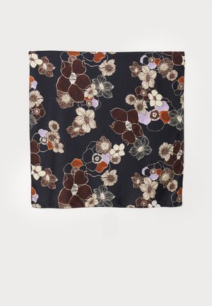 Sciarpa floreale con sfondo blu scuro e grandi fiori marroni e crema, accentuata da dettagli viola e ruggine, in un tessuto morbido e liscio.