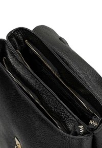 Wojas Borsa a mano - czarny