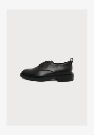 Clarks PREVIA LACE czarny