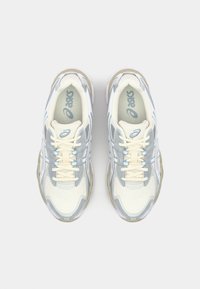 ASICS SportStyle GEL NYC 2055 UNISEX - Treniņu apavi - cream/dolphin grey