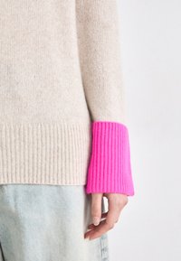 FROM FUTURE Trui - beige
