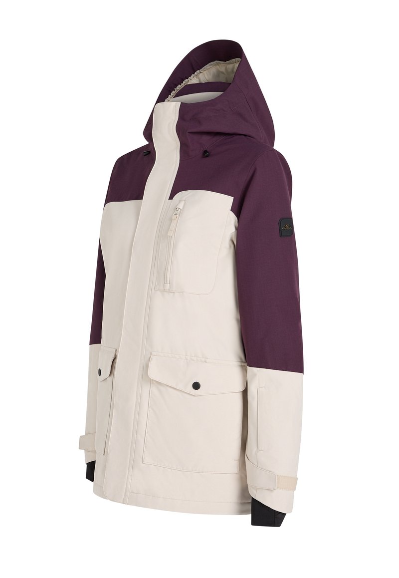 Farbenblockierte Jacke in Creme und tiefem Lila, mit Kapuze, Reißverschluss-Brusttasche, zwei Fronttaschen und Klettverschlüssen an den Bündchen.