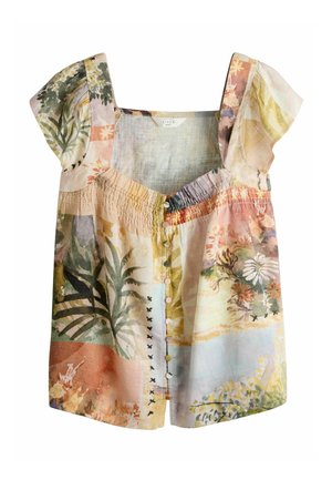 PETITE FIT - FLUTTER SLEEVE BUTTON FRONT  WITH - Pluus - scenic print