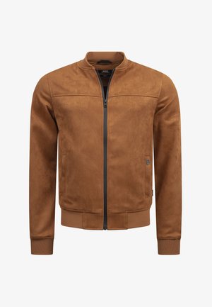 Chaqueta bomber marrón estilo ante con cremallera frontal, puños y cinturilla acanalados, y un pequeño logo de metal en la zona del bolsillo izquierdo.