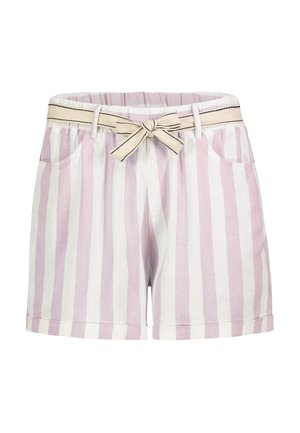 Rosa-weiß gestreifte Shorts mit vertikalen Streifen, plissiertem Bund, vorderen Taschen und einem beigen Stoffgürtel, der vorne zu einer Schleife gebunden ist.