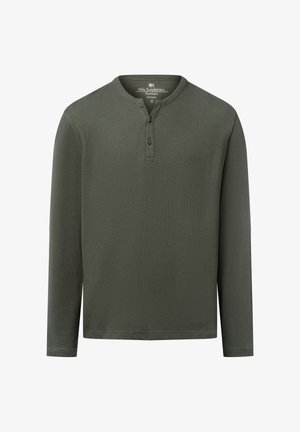 Langärmliges, olivgrünes Henley-Shirt aus reiner Baumwolle. Verfügt über einen strukturierten Stoff, eine Knopfleiste mit zwei Knöpfen und gerippte Bündchen.