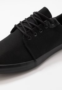 Pier One Sneakers - black