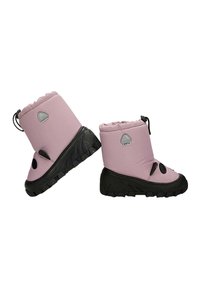 Stivaletti alla caviglia in tessuto rosa con punta arrotondata, suole in gomma nera, ritagli circolari e un sistema di regolazione per la vestibilità. Finitura superiore texturizzata.