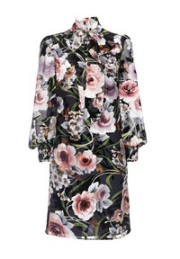 Vestido floral con fondo negro, con patrones de rosas rosas y blancas. Cuello alto, mangas largas y material ligero y transparente.