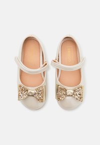 Friboo Bailarinas con hebilla - off-white