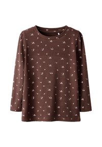 Camisa de manga larga marrón con canalé y pequeños patrones florales en rosa, con cuello redondo y un corte relajado. Textura suave, adecuada para un estilo casual.