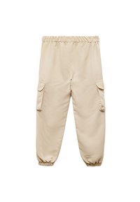 Beige cargobyxor med elastisk midja och muddar, som har två sidofickor för last och ett slätt, texturerat tyg.