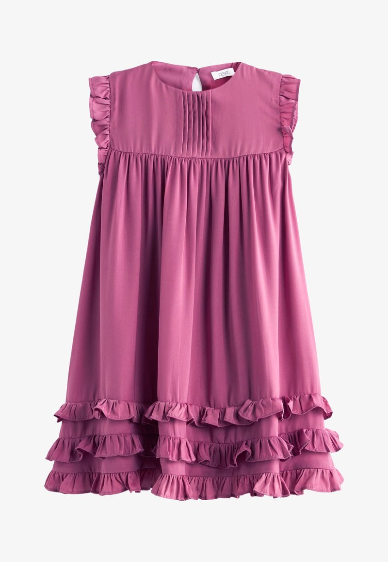 Robe rose sans manches avec accents de volants aux épaules et ourlet à volants superposés. Fabriquée en tissu doux ; comprend un détail de plis au corsage.