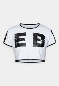 CROP TOP - Majica kratkih rukava s printom - white