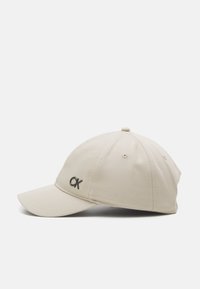 Calvin Klein BOMBED UNISEX - Šiltovka - stony beige