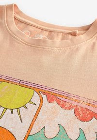 Next LICENSE REGULAR - T-shirts print - beach boys orange