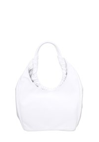 Borsa a tracolla bianca in pelle con manico arrotondato e arricciato e un'ampia apertura. Texture liscia e design minimalista.