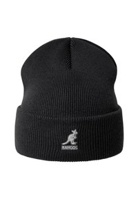 Gorro de punto negro con textura de canalé. Presenta un dobladillo enrollado y un pequeño logo de Kangol en blanco en el lado frontal.