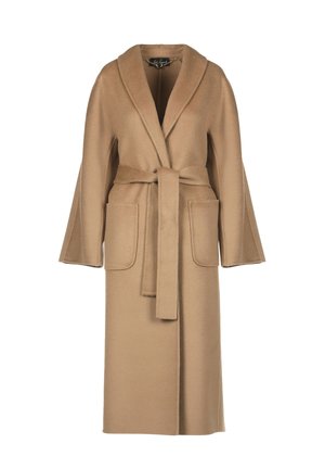 Rochie din fleece bej cu guler tip șal, talie cu curea, două buzunare frontale și mâneci largi. Textură netedă, lungime până la jumătatea gambei.