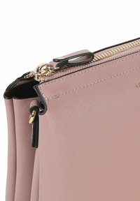 Miriade MANNY - Clutches - cipria