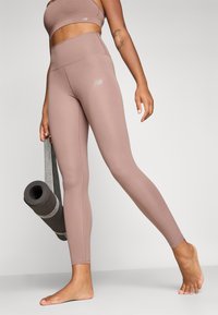 New Balance HARMONY HIGH RISE  - Leggings - earth shadow