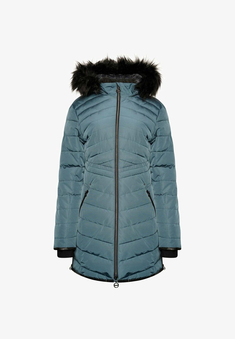 Chaqueta de invierno acolchada en color verde azulado con capucha de piel sintética negra desmontable, cierre frontal con cremallera, bolsillos laterales y puños de canalé. Patrón de costura horizontal.