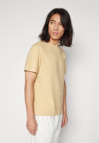 Lacoste Pamata T-krekls - croissant
