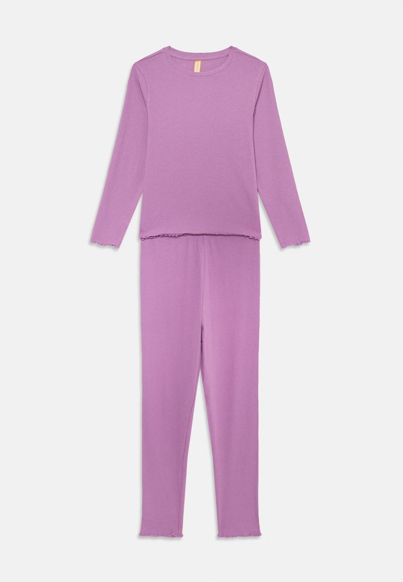 Purple pajama set made of soft fabric. Long-sleeve top with a round neck and scalloped edges, paired with matching trousers.
