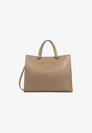 Beige Leder-Tote mit zwei kurzen Griffen, einem abnehmbaren Schulterriemen und einem Logo in goldfarbener Ausführung. Glatte Textur, strukturierte rechteckige Form.