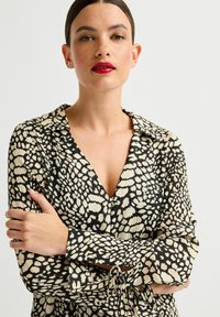 Next TIE SLEEVE BELTED MIDI - REGULAR FIT - Marškininė suknelė - monochrome abstract print