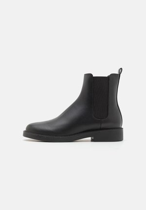 Stiefelette - black