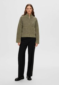 Selected Femme SLFSIA ZIPPER CARDIGAN  - Chaqueta de punto - dusky green