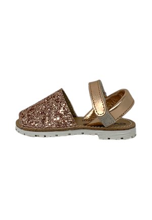 Sandalo per bambini con parte anteriore rosa dorata scintillante, cinturino metallico e suola in gomma bianca, vista laterale su sfondo bianco.