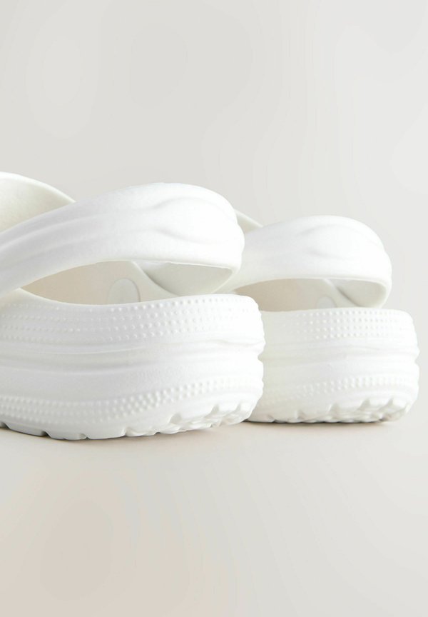 REGULAR FIT – Riemensandalette