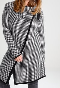 Anna Field Curvy Kofta - off-white