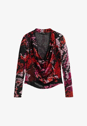 Bluză cu mâneci lungi din material negru, cu guler drapat, modele florale în nuanțe de roșu și roz, cu textură netedă.