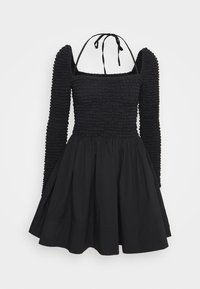 Svart klänning med en figurnära, texturerad bodice, långa puffärmar och en utsvängd kjol. Har en fyrkantig halsringning och knytband bak.