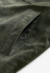 Next COLLARED SHACKET - REGULAR FIT - Veste en similicuir - green