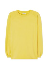 Gul långärmad sweatshirt gjord av mjukt tyg, med rund halsringning, raglanärmar och åtsittande mudd. Inga mönster eller detaljer.