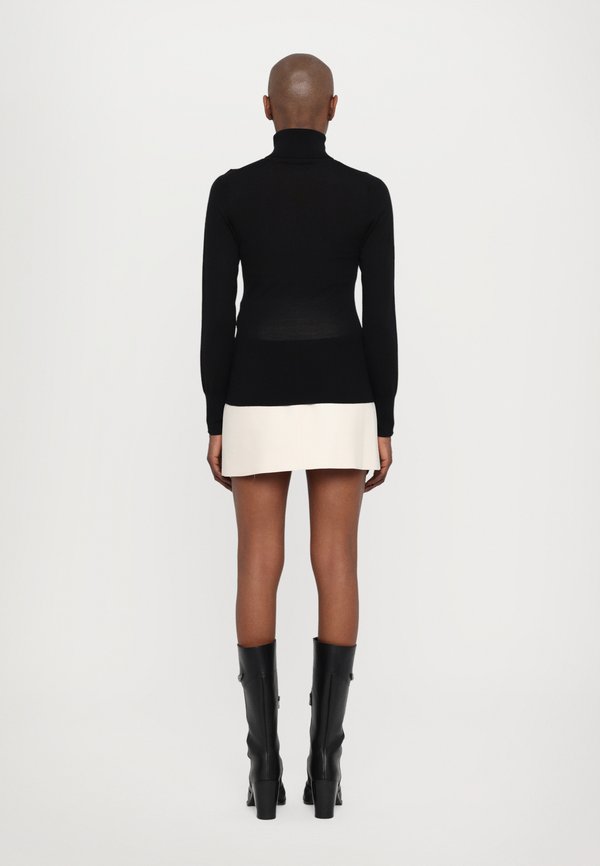 TENDER  - Long sleeved top3