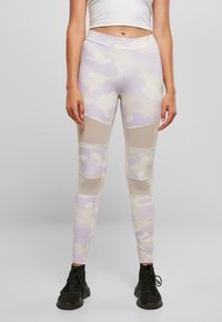 Unselected, lilaccamo