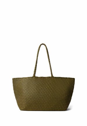 Olivengroene geweven draagtas met twee lange gevlochten handvatten en een brede rechthoekige bodem op een witte achtergrond.