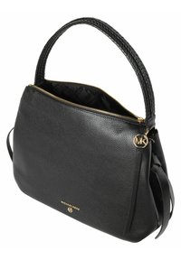 Borsa a mano in pelle nera con finitura testurizzata, manico superiore intrecciato, zip dorata e charm con logo MK. Interno foderato in tessuto nero.
