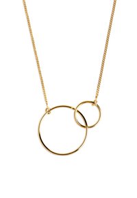 Collar de metal dorado que presenta dos colgantes circulares entrelazados de diferentes tamaños, en una cadena delgada con un acabado texturizado.