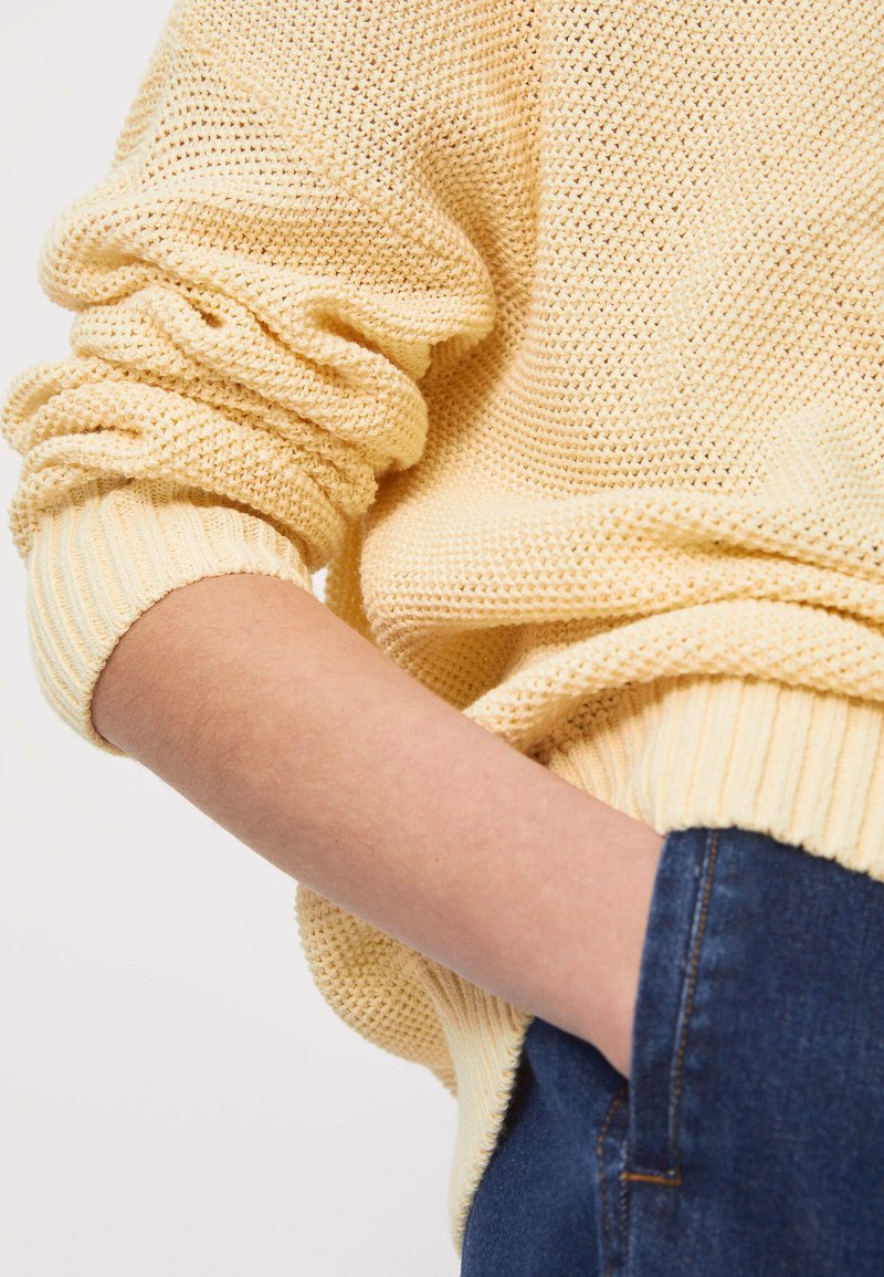 Damen Strickjacken | OYSHO Strickpullover yellow/gelb - CH14401 Damen Strickjacken | OYSHO Strickpullover yellow/gelb - CH14401