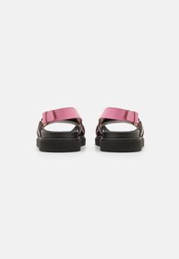 Pavement LAVA - Sandals - black/pink