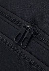 Thumbnail Image 5
