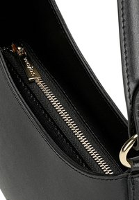 Wojas Handtas - czarny